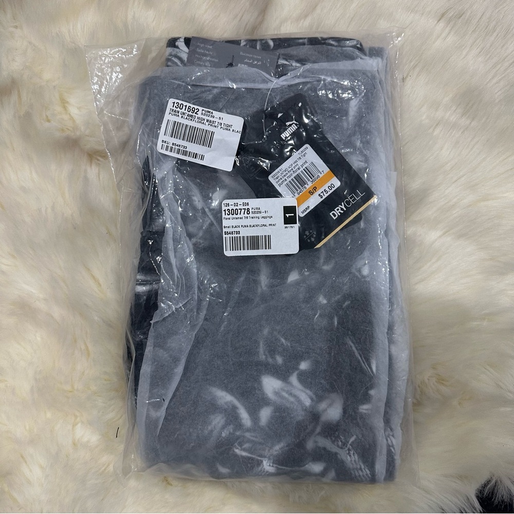 NWT PUMA Floral Untamed 7/8 Training Leggings Grey white print tropical floral - Picture 9 of 9